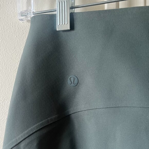 Lululemon High-Rise Flared Pant – Dark Forest – Size 4 - Picture 11 of 12